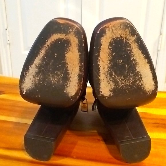 Andrew Marc square toe high heel ankle boots - Picture 3 of 8